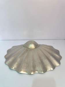 Bandeja Decorativa de Aluminio Fundido a Mano con Textura de Hoja, 16 Pulgadas, Acabado Plata Antigua, Centro de Mesa Moderno para Bodas y Diwali - Product Image 4