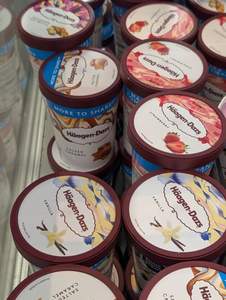 Helado de Chocolate Haagen-Dazs, Postre Premium Suave, Cremoso e Indulgente, 500 ml - Product Image 1