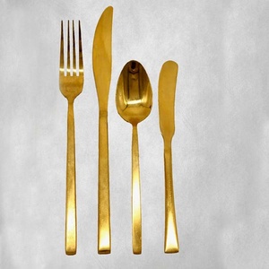 Juego de cubiertos con mango de diseño plano chapado en oro brillante fabuloso informal, diseño real económico de acero inoxidable para eventos de boda - Product Image 1