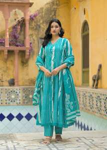 Costume Anarkali tendance et magnifique en coton véritable avec broderie sur toute la surface, parfait pour la saison des mariages - Product Image 3