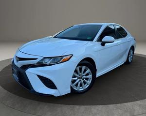 Toyota Camry XLE Sedán 4D 2019 Usado con Bajo Kilometraje - Product Image 2