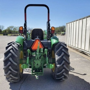 Tractor agrícola JohnDerr 520M de alta calidad 40HP 4x4 con 60 engranajes de plataforma de siega y componentes de núcleo de motor ruedas 4WD - Product Image 6