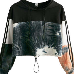 Crop top à capuche pour femmes, best-seller, qualité professionnelle, 100% polyester coton, fabrication de crop top à capuche en gros, directement de l'usine - Product Image 4