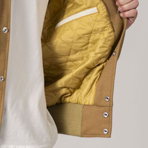 เสื้อแจ็กเก็ตผ้ากำมะหยี่ปักโลโก้สำหรับผู้ชายเสื้อแจ็กเก็ตขนสัตว์ทีมโรงเรียนดีไซน์ของคุณเอง - Product Image 2