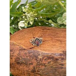 Anillo Ajustable de Plata con Cristal de Amatista y Baño de Oro de 18K - Anillo de Piedras Preciosas de Lujo para Regalos de Boda, Fiesta o Aniversario (Unisex) - Product Image 1