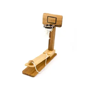 Permainan basket kayu Desktop Mini. Bola pada String Point Tracker. Cocok untuk perjalanan kantor rumah dan lainnya