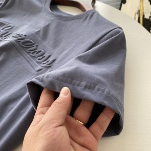 Camiseta de Hombre de Corte Regular con Estampado en Relieve Personalizado, Impresión en Relieve 3D, Tejido de Punto al por Mayor, Material 100% Algodón con Estampado en Relieve 3D - Product Image 3