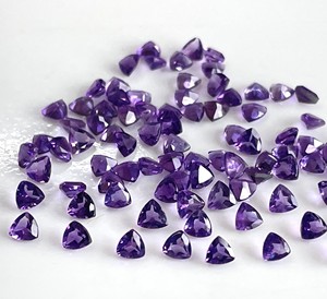 Trillón de amatista natural cortado 4mm facetado-Trillón de amatista suelto de calidad superior - Product Image 6