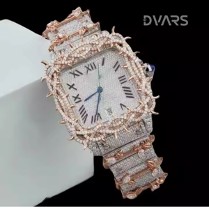 นาฬิกาข้อมือสแตนเลสสตีลคุณภาพสูงแบบกำหนดเอง สไตล์ฮิปฮอปหรูหราแบบญี่ปุ่น ตัวเรือนสีทองเหลือง หน้าปัดกระจก ประดับเพชรโมอิสซาไนต์ - Product Image 2