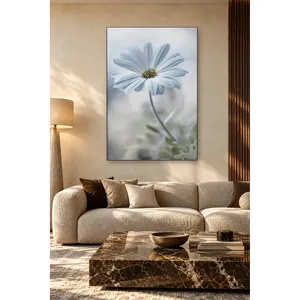 Impression sur toile Fida avec une seule marguerite blanche sur fond pastel - Product Image 4