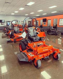 Description des produits La tondeuse à gazon Kubota est conçue pour une performance de coupe efficace de l'herbe, adaptée aux résidences et aux commerces. - Product Image 6