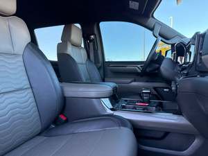 Chevrolet Silverado 1500 ZR2 Crew Cab 4WD Usada del 2023 - Product Image 3