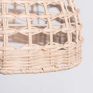 Lámpara colgante para interiores moderna y rústica hecha a mano con luz de techo de mimbre natural Pantalla de ratán tejida a mano para uso en interiores - Product Image 3