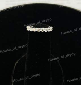 Anillo de boda de plata de ley 925 con diamantes de moissanita VVS, elegante anillo de eternidad minimalista para mujer, regalo. - Product Image 2