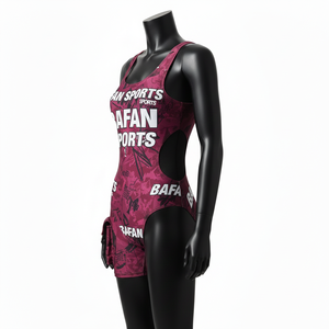 Maillot de bain femme en polyester et élasthanne premium, camouflage bordeaux, panneaux latéraux en mesh noir, logo personnalisé par sublimation. - Product Image 3