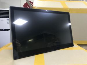 จอภาพ IPS แบบพกพาขนาด15.6นิ้ว1080P พร้อม USB-C การยศาสตร์บนมือถือและ HD-MI สำหรับการแสดงผลโฆษณาของลูกค้า - Product Image 4