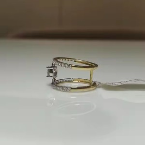 แหวนแต่งงานสีเหลืองทองแบบมินิมอลทรงกลมตัดในห้องแล็บปลูกเพชรคลัสเตอร์สำหรับเจ้าสาวของขวัญวันครบรอบแต่งงานสำหรับคู่ค้า - Product Image 4