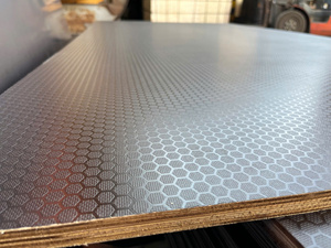 Contrachapado Hexagonal Antideslizante Recubierto con Película, Hecho en Vietnam, 100% Madera Dura - Product Image 5