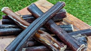 Palitos de Carne de Res Cruda Saludable para Perros, Masticables Orgánicos Naturales de Intestino Trenzado, Golosinas Favoritas de las Mascotas - Product Image 2