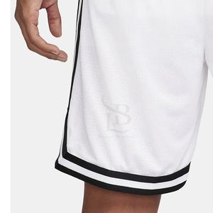 Shorts de basket-ball pour hommes en maille imprimée de haute qualité, à séchage rapide, avec logo personnalisé, mode estivale, noir - Product Image 2