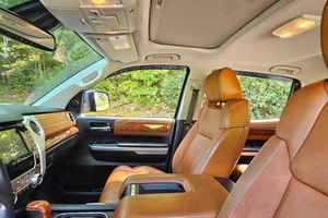 2021 T o y o t a Tun Dra 1794 Edition CrewMax 4x4 Caja de cambios automática limpia Asientos de cuero Control de crucero R19/R20 Izquierda/Derecha - Product Image 3