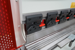 DXTECH-125T/3200mm Appropriate CNC Hydraulic Carbon Steel and Alloy Steel Metal Press Brake Machine for Elevator Cabinet Doors - Product Image 6