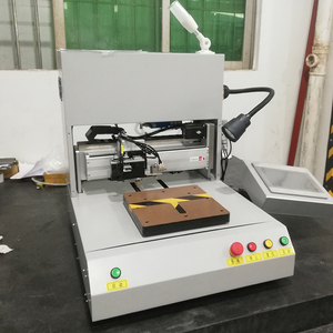 Les petites formes rondes automatiques de CNC inaugurent le prix de la découpeuse en forme de rétroviseur de voiture - Product Image 3