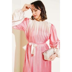 Robe en satin plissé bicolore, design poudre - Product Image 2