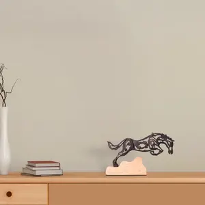 Black Horse Running Escultura humana Decoración de mesa Diseño atractivo Escultura de aluminio Mesa de calidad premium - Product Image 2