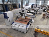 Machine de découpe de précision Jinan M-shine 1530 CCD pour l'incrustation de logos et la découpe de formes de tissus