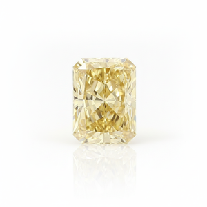 Diamante Cultivado en Laboratorio, Raro, de 1 Quilate, Color Amarillo Intenso Fantasía |   Corte Esmeralda con Certificación IGI VVS/DEF para un Anillo de Compromiso Impresionante - Product Image 1