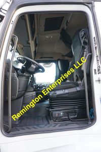 Camion tracteur Mercedes-Benz Actros 2542 6x4 2019, châssis lourd diesel, transport logistique, Euro 6, transmission automatique - Product Image 5