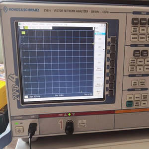 Analizador de Redes Rohde & Schwarz ZNA43 Usado, un Analizador de Espectro de Alto Rendimiento - Product Image 4