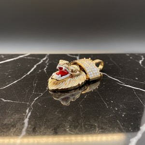 Pendentif unisexe en argent sterling fait main avec émail tendance en forme de couronne, serti de moissanite VVS de qualité brillante en 3D en forme de visage de lion glacé - Product Image 4