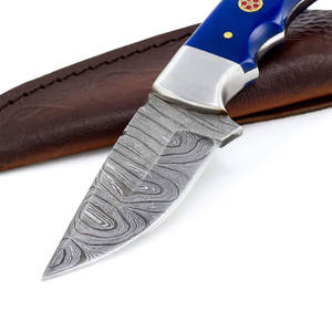 Cuchillo tradicional de acero de Damasco con mango elegante Ideal para campistas y aventuras al aire libre - Product Image 6