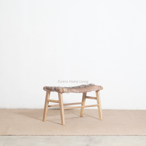 Repose-pieds contemporain extérieur en cuir de chèvre Cadre en bois de teck massif pour salon extérieur Meubles d'hôtel ou d'appartement - Product Image 1