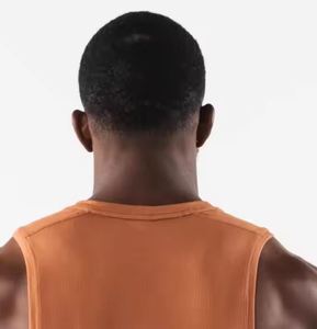 Débardeur de haute qualité mode OEM avec logo personnalisé pour hommes Vente en gros de débardeur vierge respirant uni pour la gym et le fitness pour hommes - Product Image 6