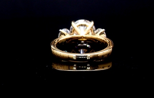 Anillo de Oro Amarillo de 14K con Diamante de Laboratorio de 4ct, Estilo Étnico, Certificado IGI, Marca Aniva, Joyería Fina de Moda, Regalo de Aniversario - Product Image 4