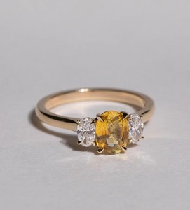 Bague en saphir jaune de 1,04 ct de qualité supérieure, trois diamants, plaquée or 10 carats, bague de mariage pour femmes, bijoux fins, mode, prix bas - Product Image 2
