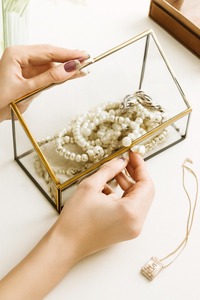 Luxury Square Glass Jewelry Box Gold Color Customized <b>Engraved</b> Eco-friendly Design for Weddings Festive Gifting Elegant - Product Image 3