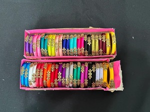 <span class=keywords><strong>Jaipuri</strong></span> aneka benang sutra merah gelang Kundan untuk wanita dengan desain Mennakari, perhiasan wanita Qnique