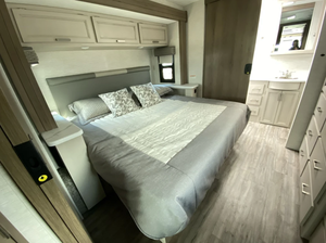 Autocaravana de Lujo GG35 de Aluminio 2026, Blanca y Gris, Ajustable, Capacidad para 4-6 Personas, 26000 Lbs GCWR - Product Image 5