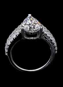 Anillo de compromiso de diamante cultivado en laboratorio VS1 de 2,50 quilates, anillo de aniversario único para su joyería fina, oro blanco de 14 quilates - Product Image 3