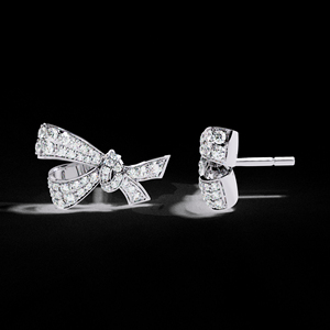 Pendientes de tuerca con forma de nudo de lazo de oro rosa de 18 quilates, regalo de boda de moda, diamantes cultivados en laboratorio incoloros VVS, joyería fina - Product Image 2