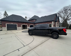 Nouveau Ford F-150 SuperCrew Cab 2023 d'occasion, conduite à gauche, véhicule à énergie nouvelle, à vendre, 1-25000 milles - Product Image 4