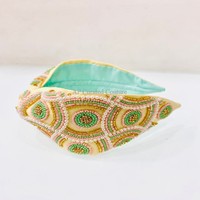 Nouvelle collection de turbans à thème traditionnel, broderie à la main, crêpe pur, forme de feuille nouée, bandeaux indiens personnalisés avec perles