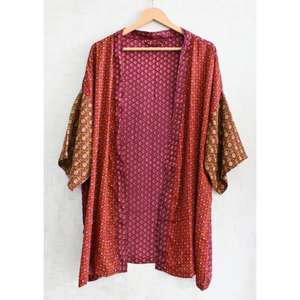 Robe kimono courte en soie patchwork respirante, taille plus, fabriquée à la main en Inde, imprimée, style bohème, pour se détendre et dormir - Product Image 1