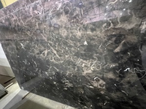 Dalle de marbre de l'Himalaya en marbre italien brun exquis avec finition lisse pour intérieurs de maison luxueux et comptoirs durables - Product Image 5