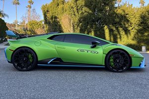 Lamborghini Huracán STO 2022, Gasolina, Bajo Kilometraje - Product Image 2