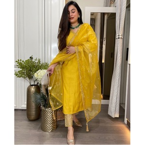 เสื้อทำงานปักลายลำดับที่แนะนำอย่างมากและชุดกระโปรงมี Dupatta สำหรับสวมใส่สำหรับผู้หญิงมีจำหน่ายในราคาที่ดีที่สุด - Product Image 1